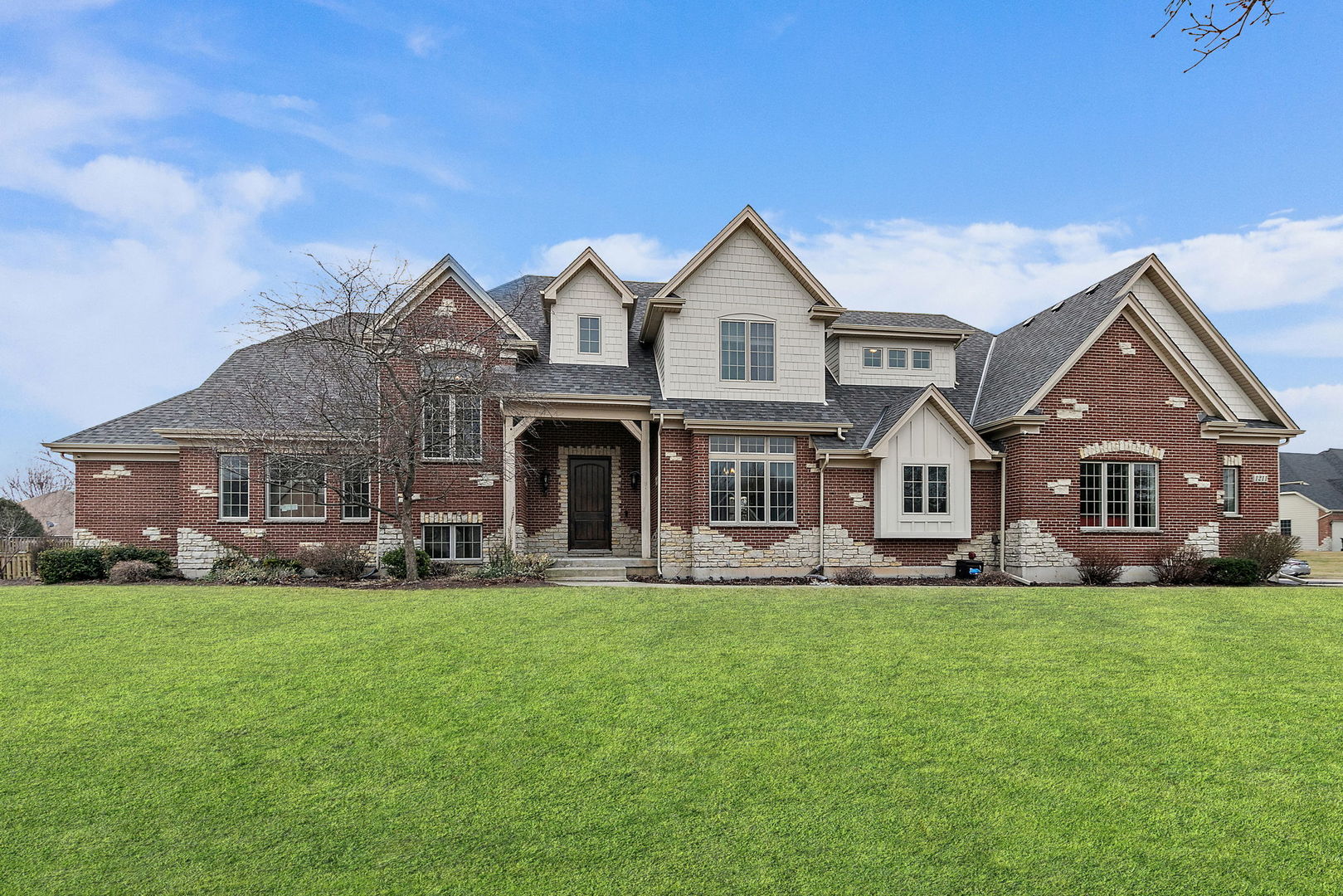 1211 Coyote Trail, Hampshire, IL