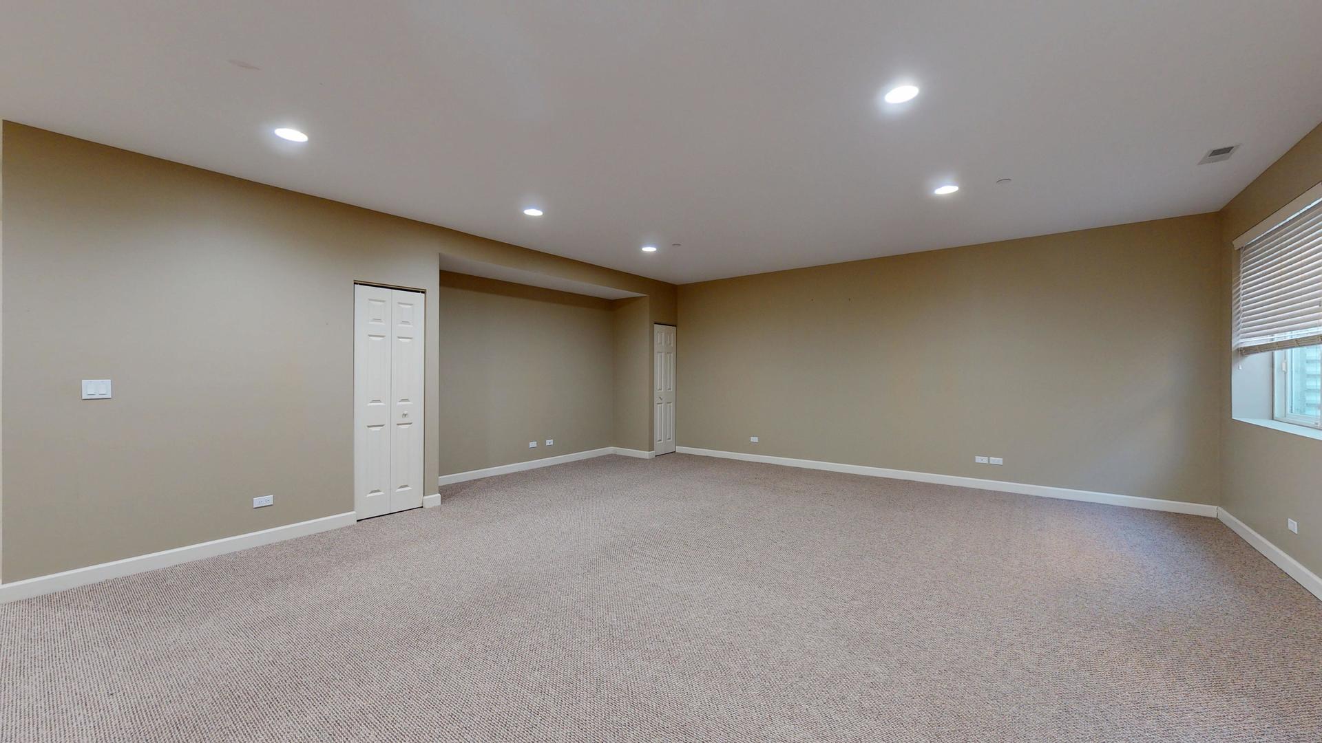 28 Legacy Lane, Wheeling, IL 60090