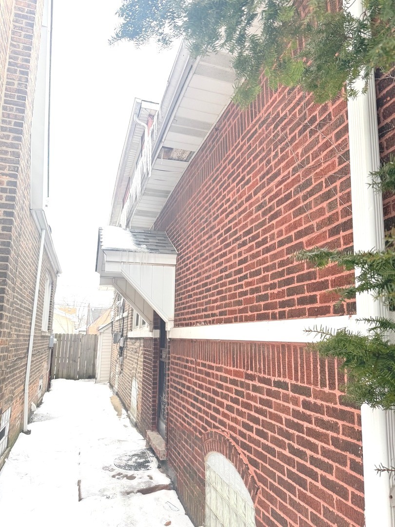 8352 Phillips Avenue, Chicago, IL 60617