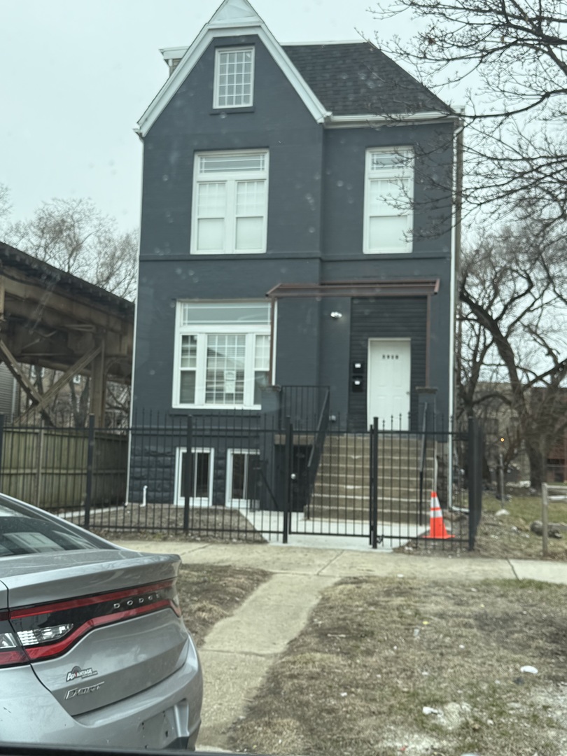 5910 Michigan Avenue, Chicago, IL 60637