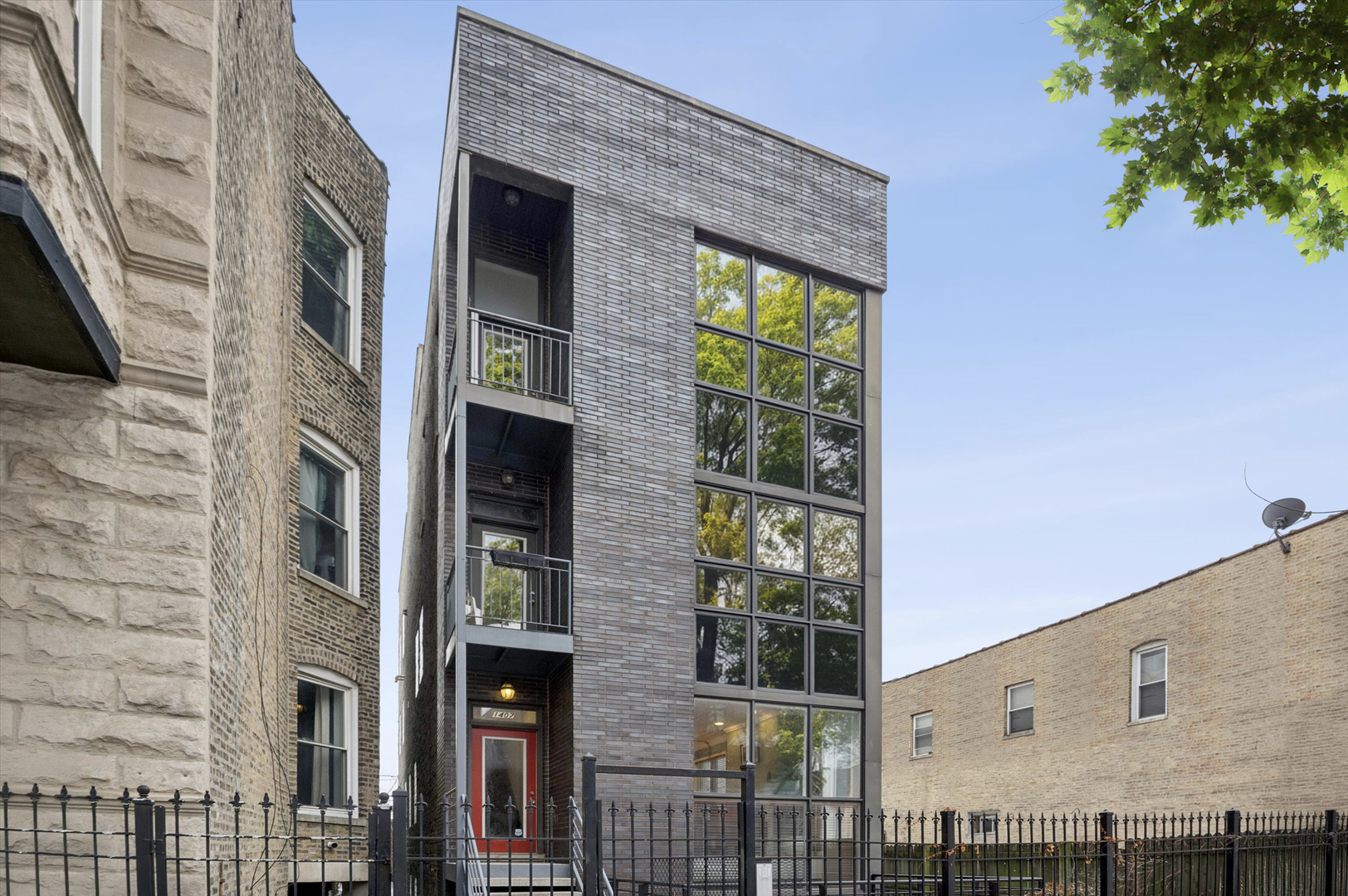 1407 Campbell Avenue, Chicago, IL 60622
