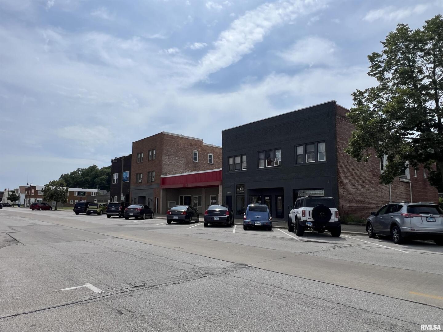 1014-1016 15TH Avenue, East Moline, IL 61244