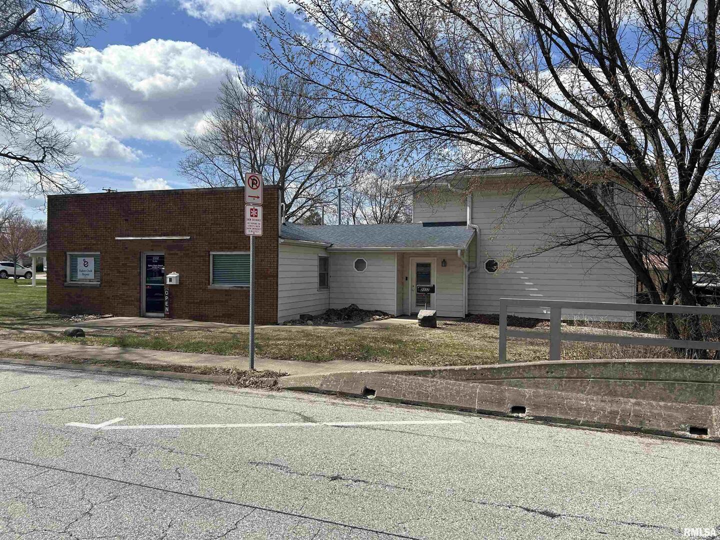 2332 EASTERN Avenue, Davenport, IA 52803