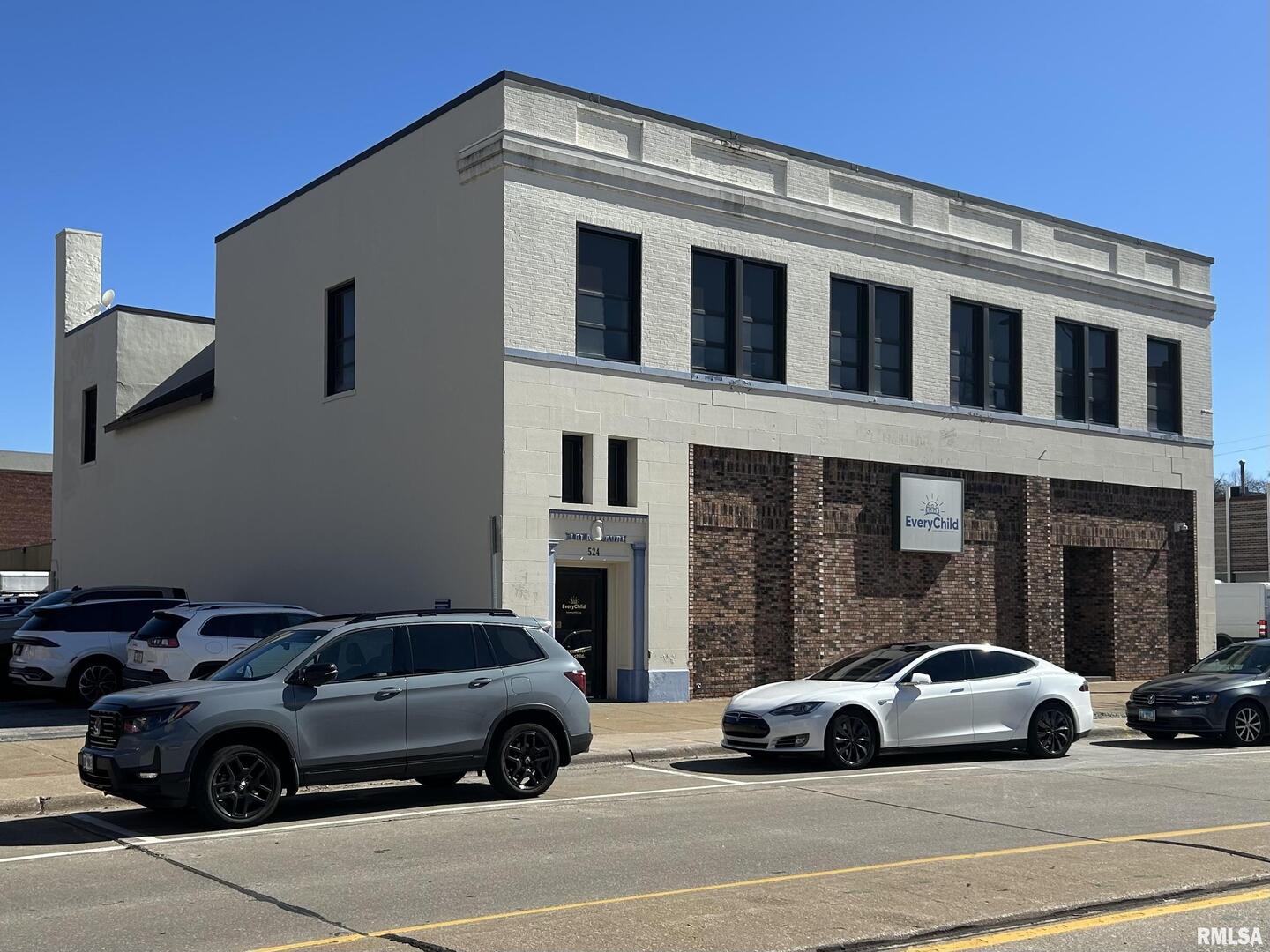 524 15TH Street, Moline, IL 61265