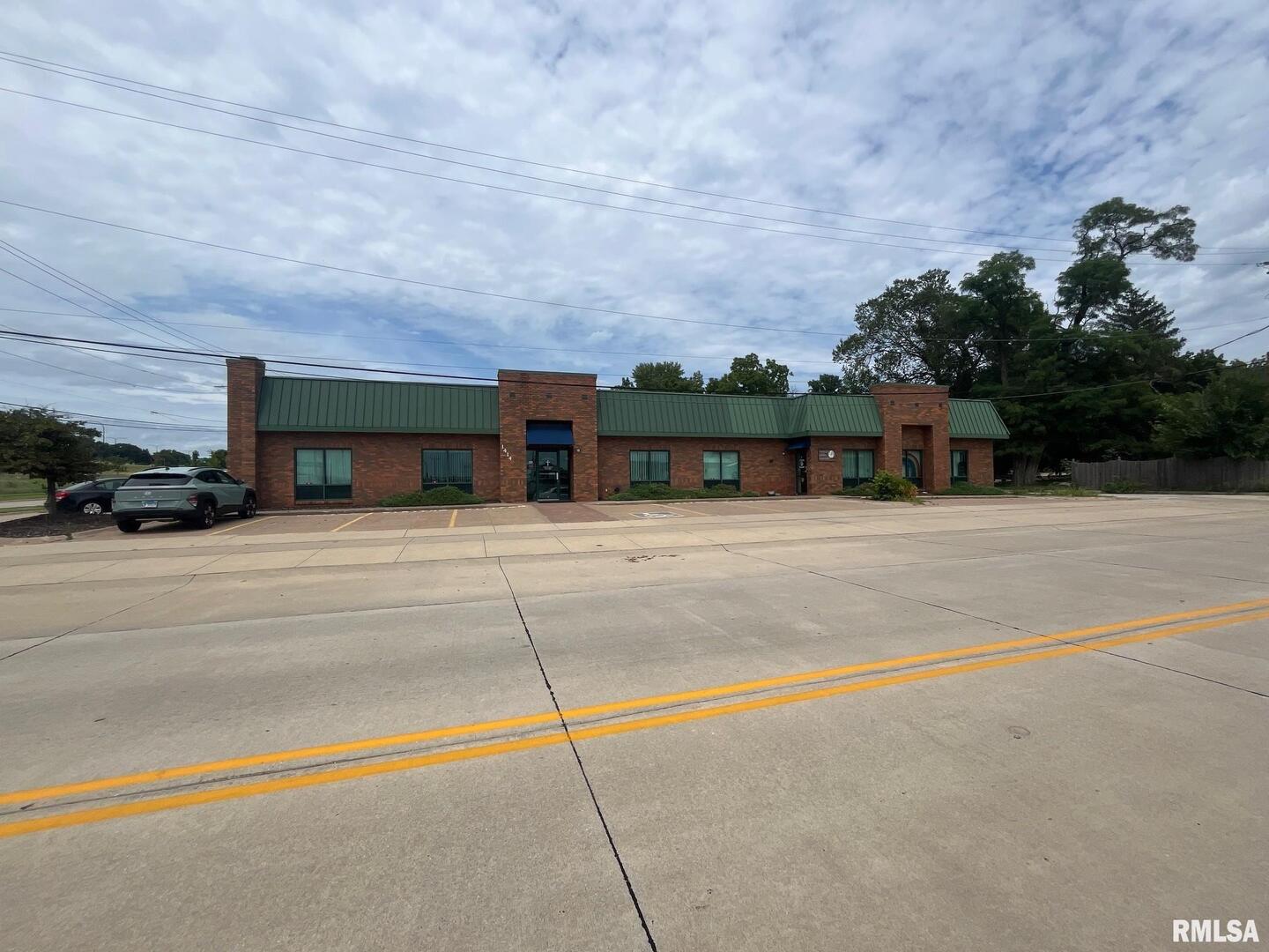 1414 MISSISSIPPI Boulevard, Bettendorf, IA 52722