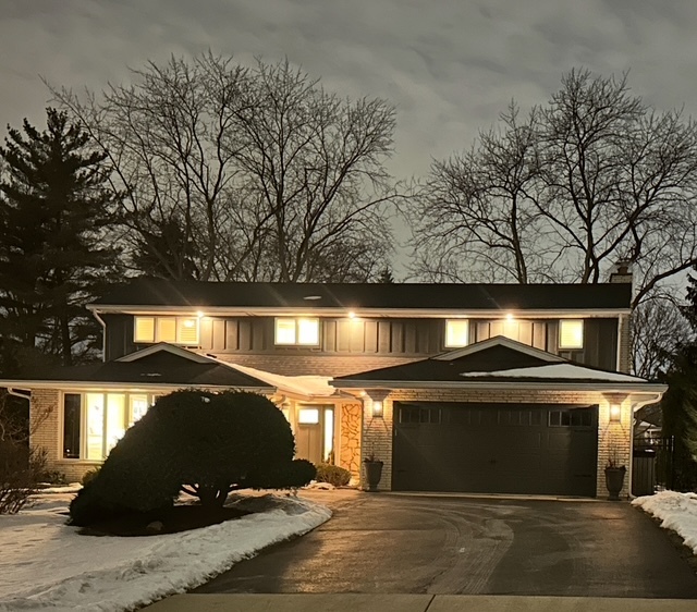 2S630 AVENUE CHATEAUX EAST, Oak Brook, IL 60523