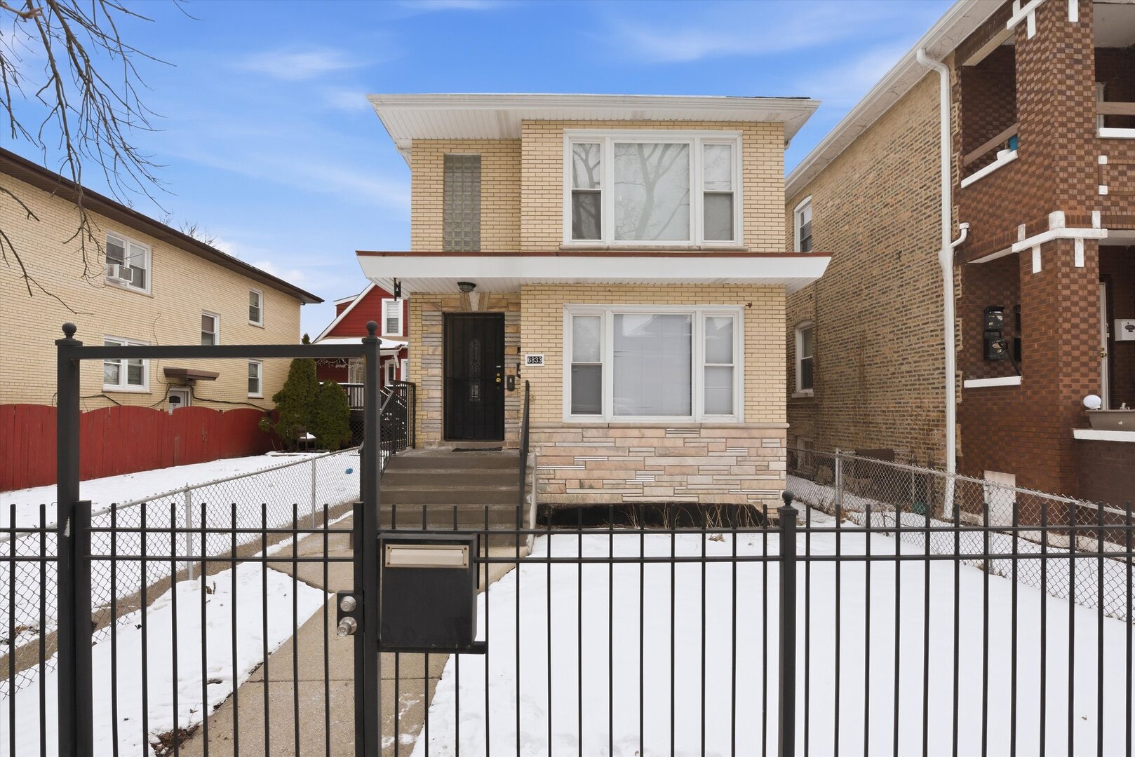 6833 Maplewood Avenue, Chicago, IL 60629