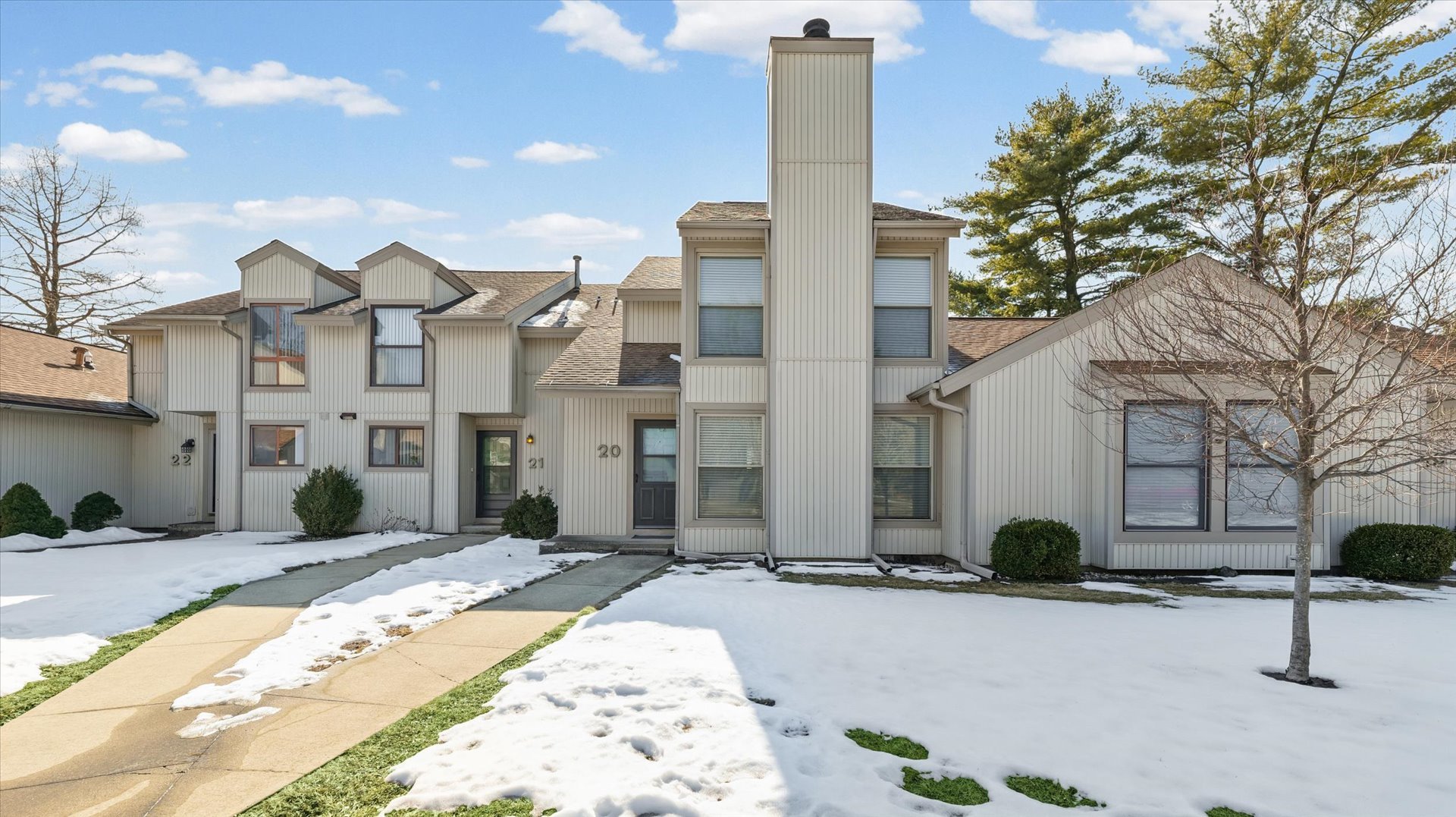 20 Colony West Drive, Champaign, IL 61820