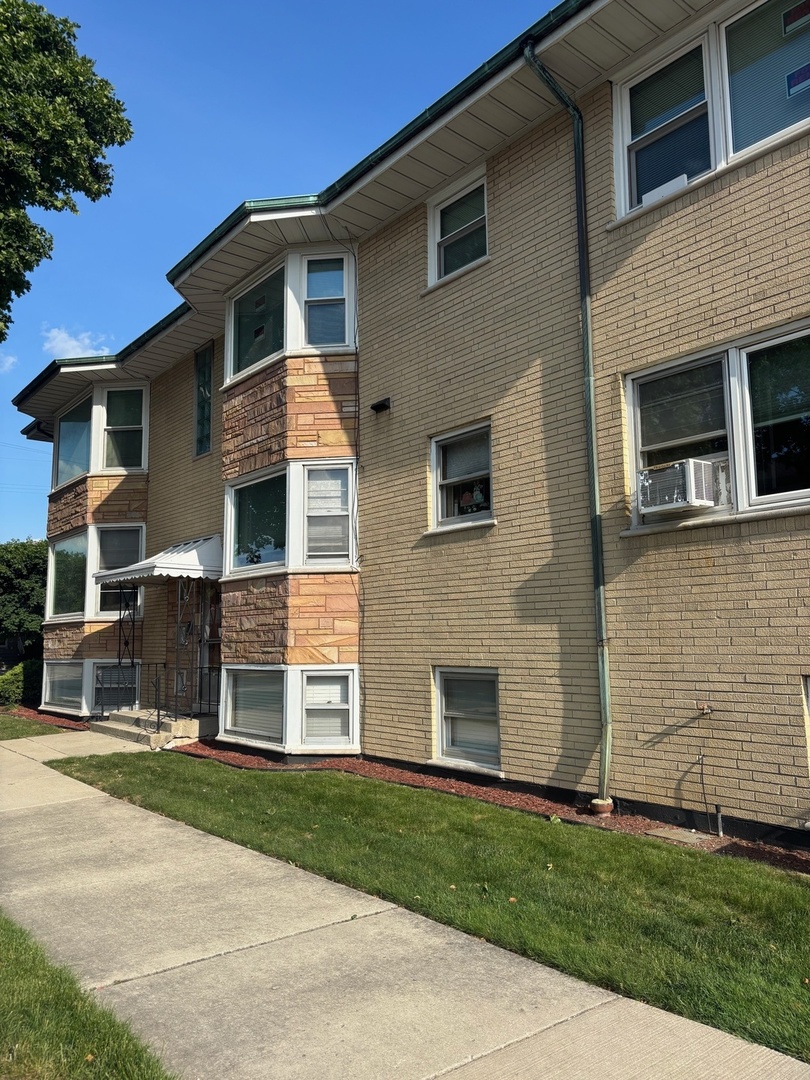 6401 52nd Street, Chicago, IL 60638