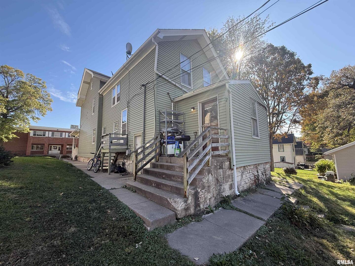 1816 DAVENPORT Avenue, Davenport, IA 52803