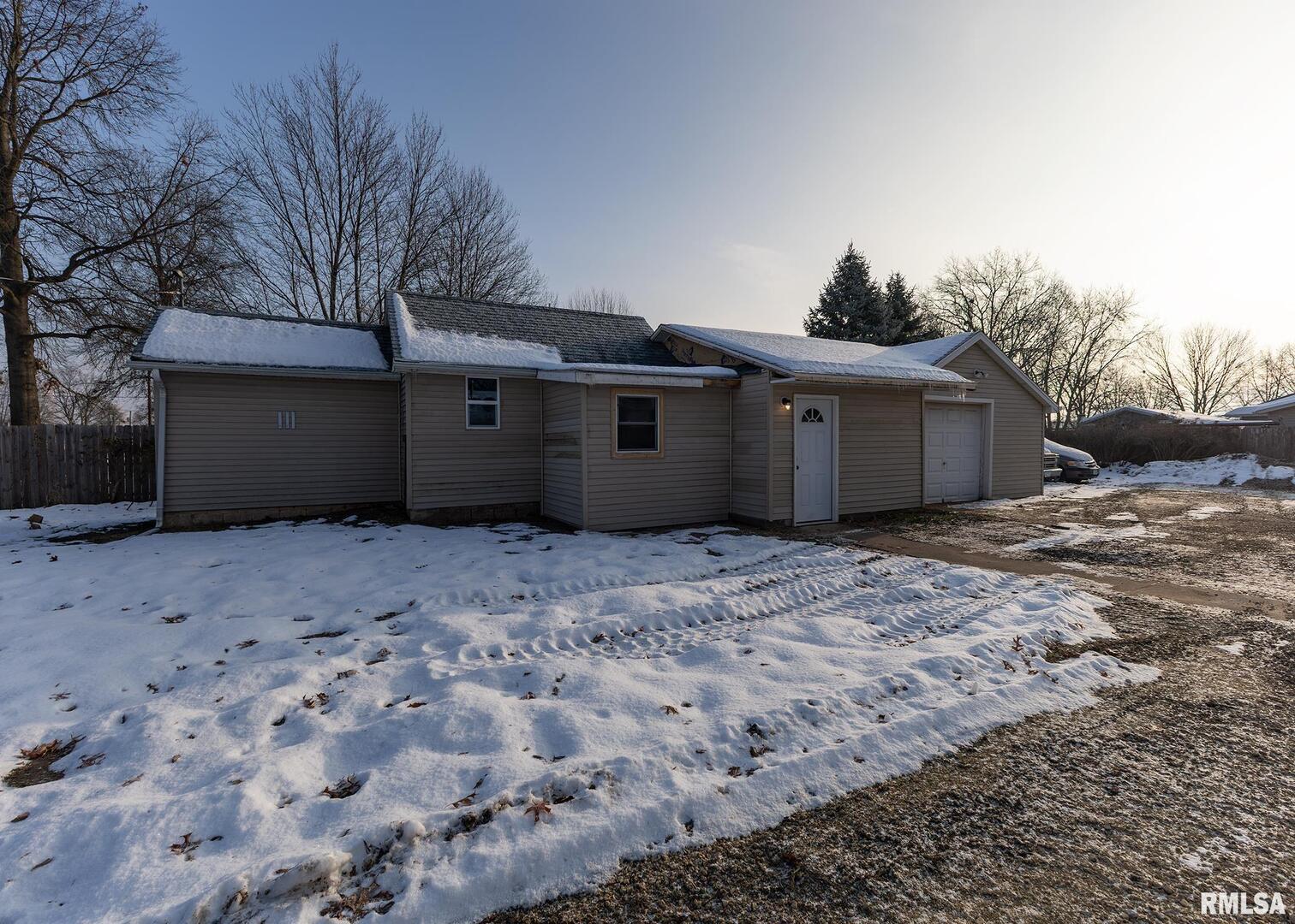 513 3RD Street, Camanche, IA 52730