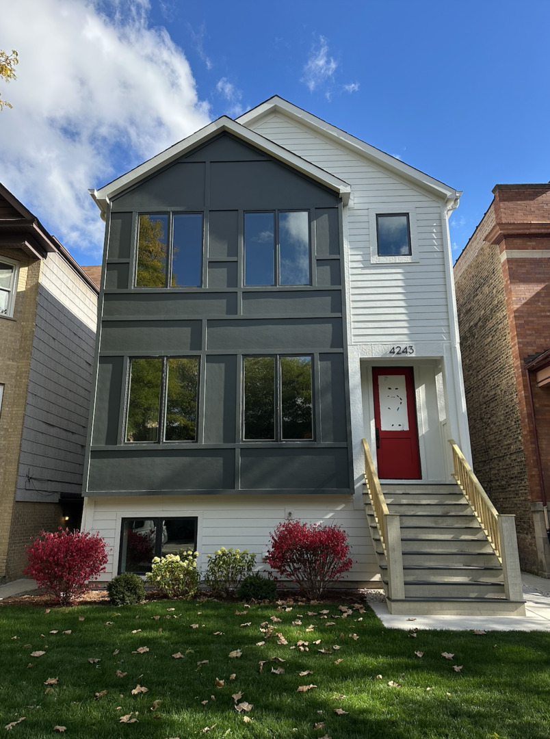 4243 Damen Avenue, Chicago, IL 60618