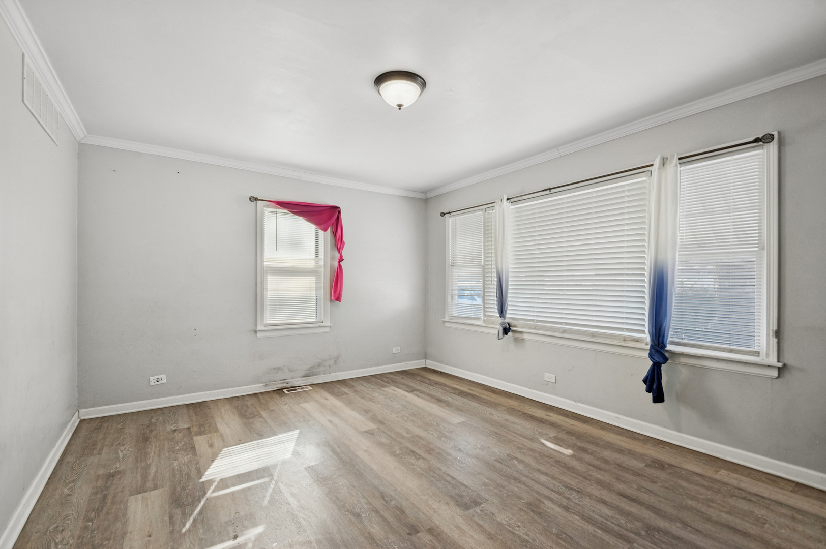 711 Columbine Avenue, Lombard, IL 60148