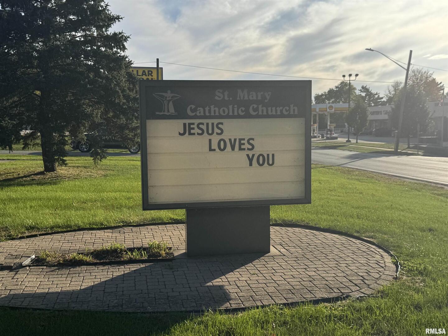 708 STATE Avenue, Hampton, IL 61256