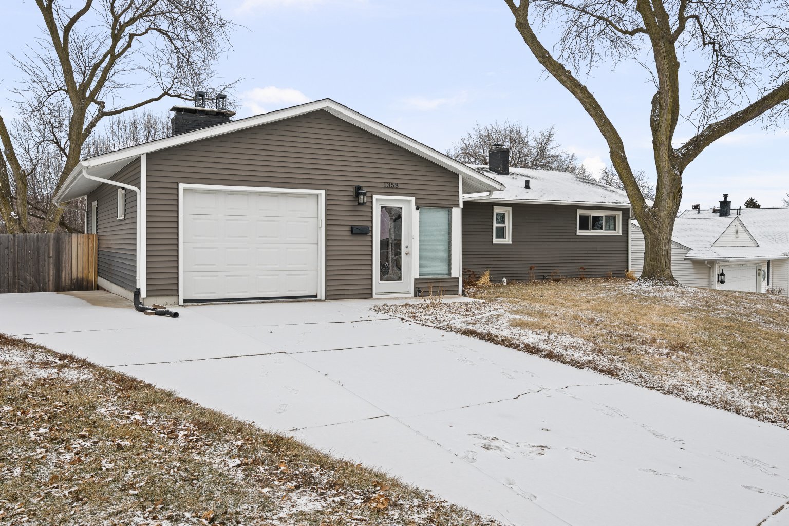 1358 W Garfield Street, Davenport, IA 52804