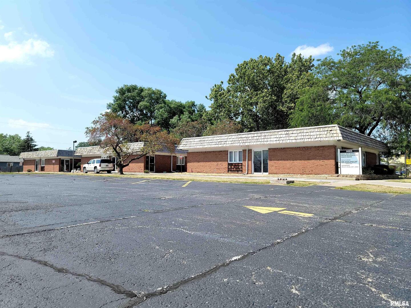 1465 41ST Street, Moline, IL 61265