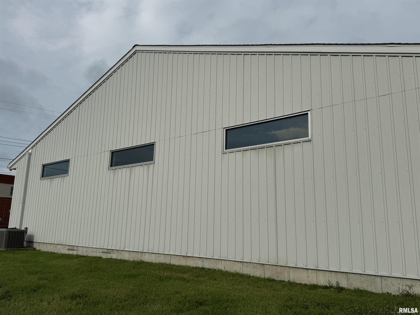 1215 JACKSON Street, Macomb, IL 61455