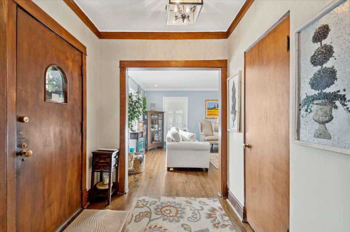 644 Wesley Avenue, Oak Park, IL 60304