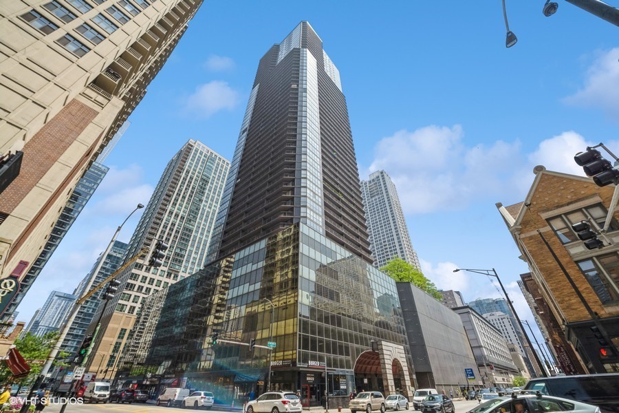 10 Ontario Street, Chicago, IL 60611