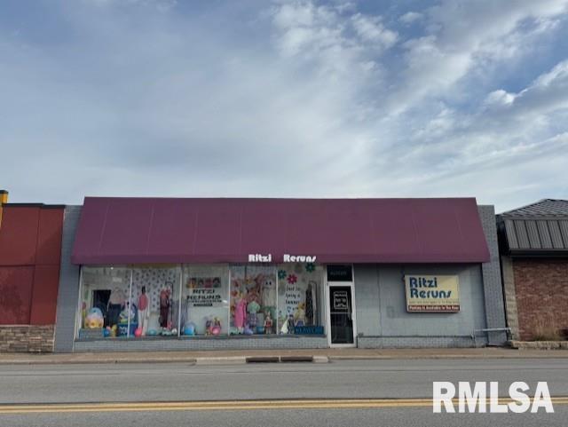 1612 LOCUST Street, Davenport, IA 52804