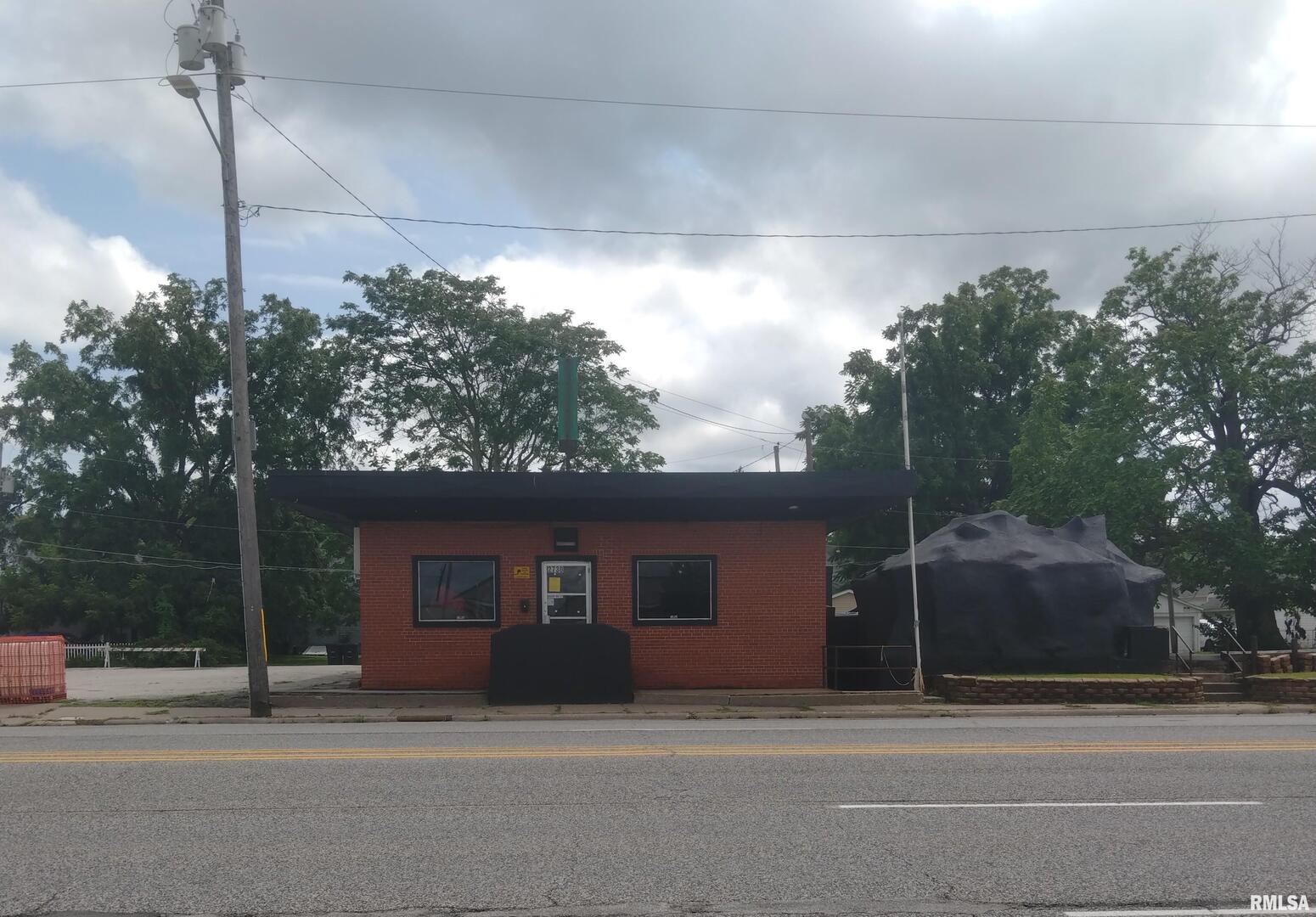 2730 5TH Avenue, Rock Island, IL 61201