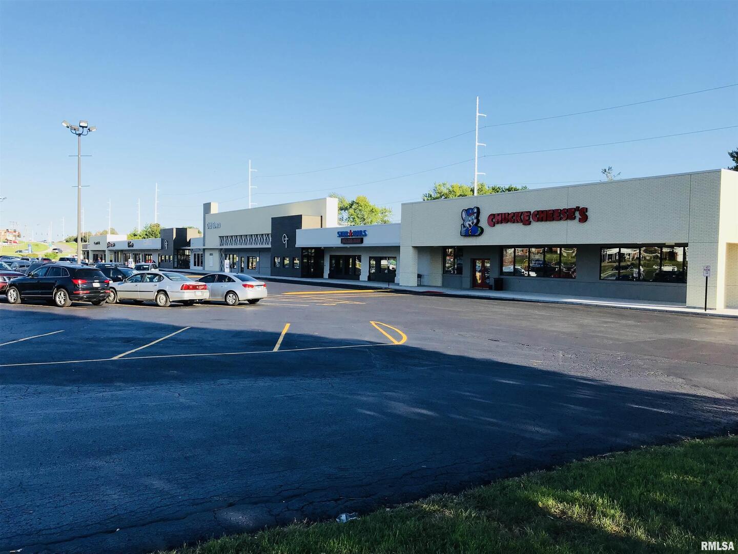 903 KIMBERLY Road, Davenport, IA 52807