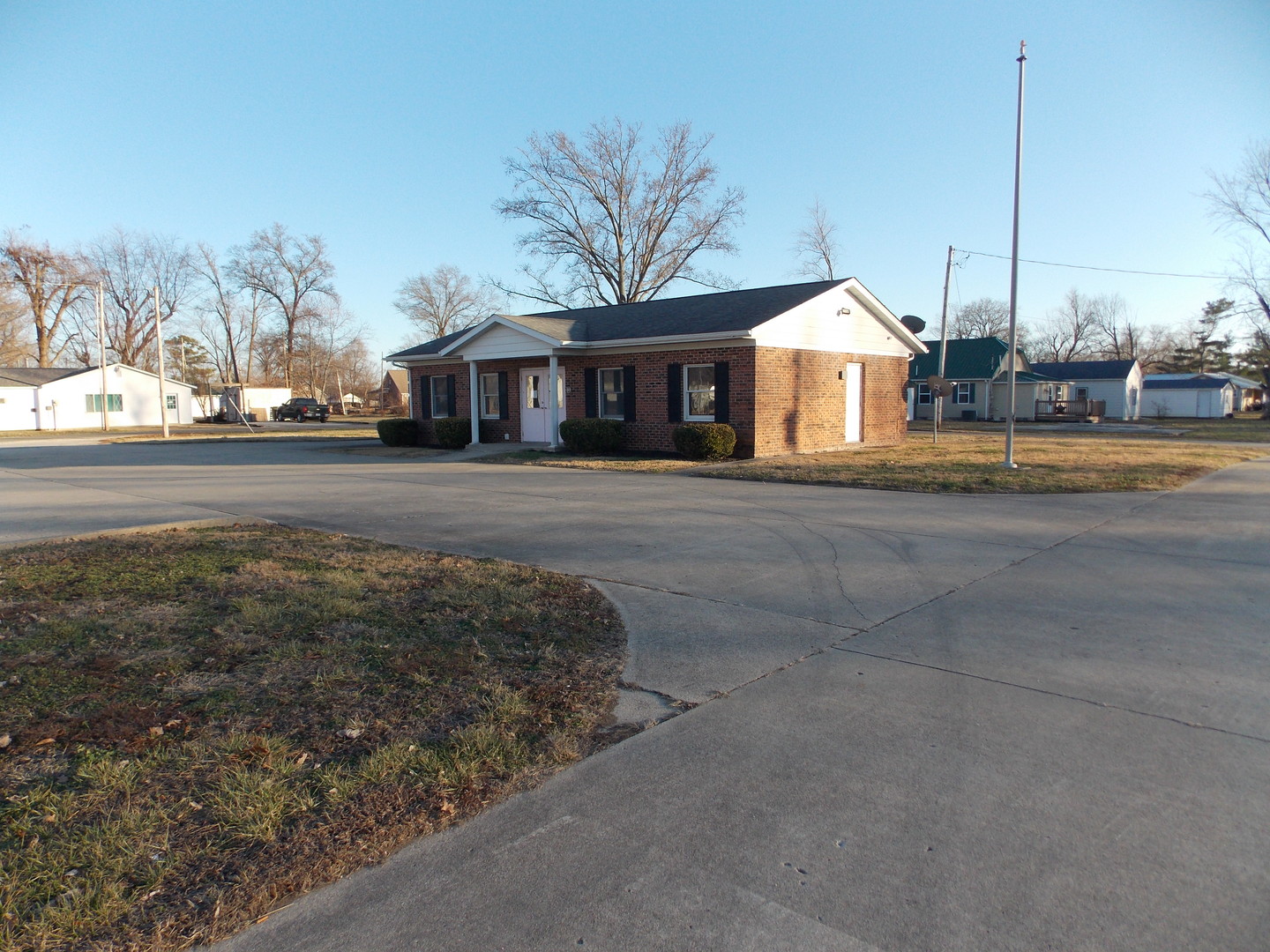 303 Poplar Street, Odin, IL 62870