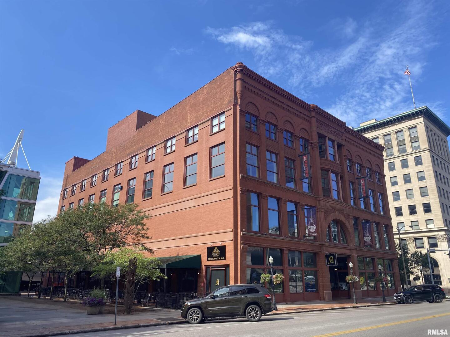 131 2ND Street, Davenport, IA 52801