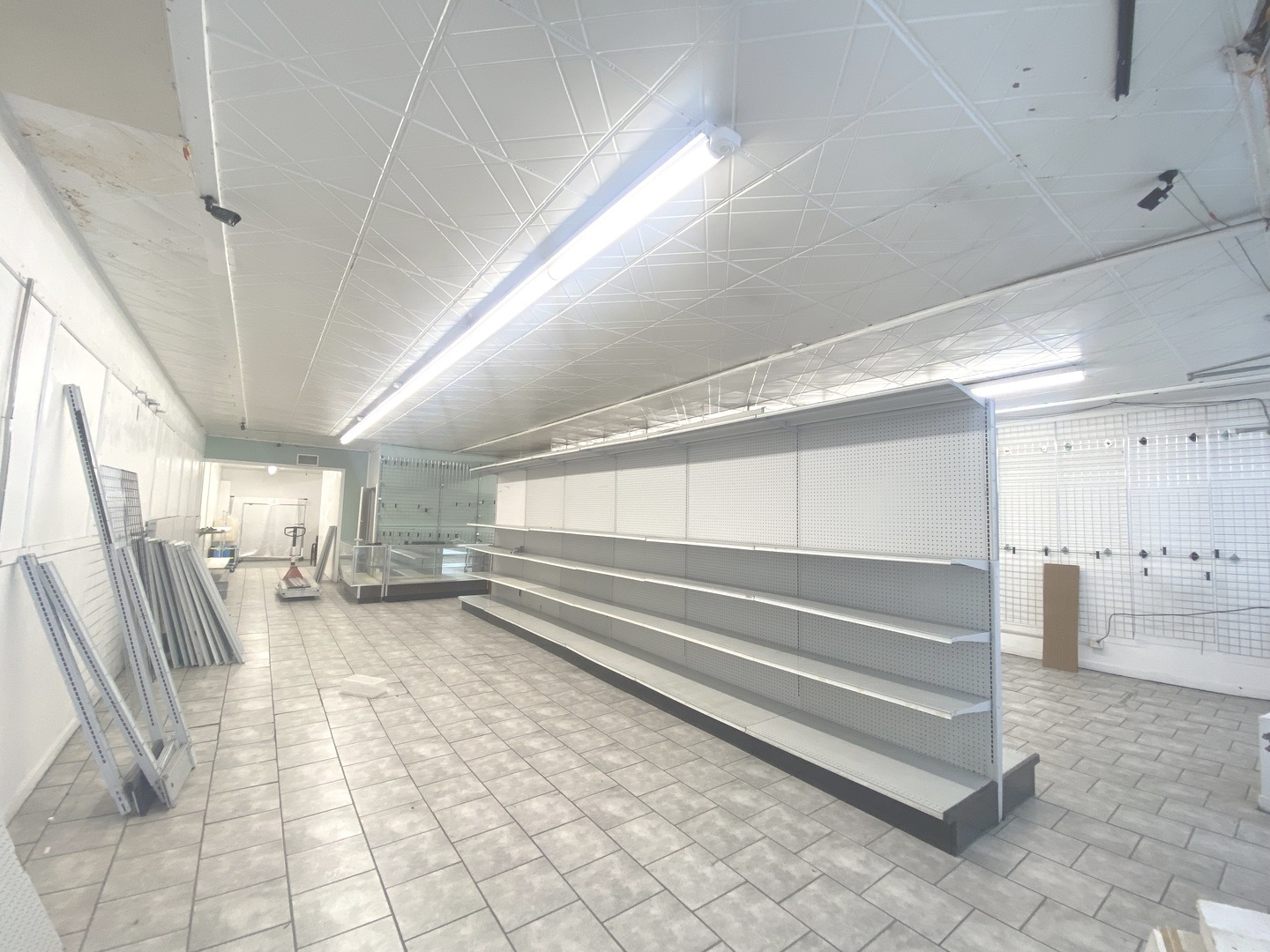 5940 Pulaski Road, Chicago, IL 60629