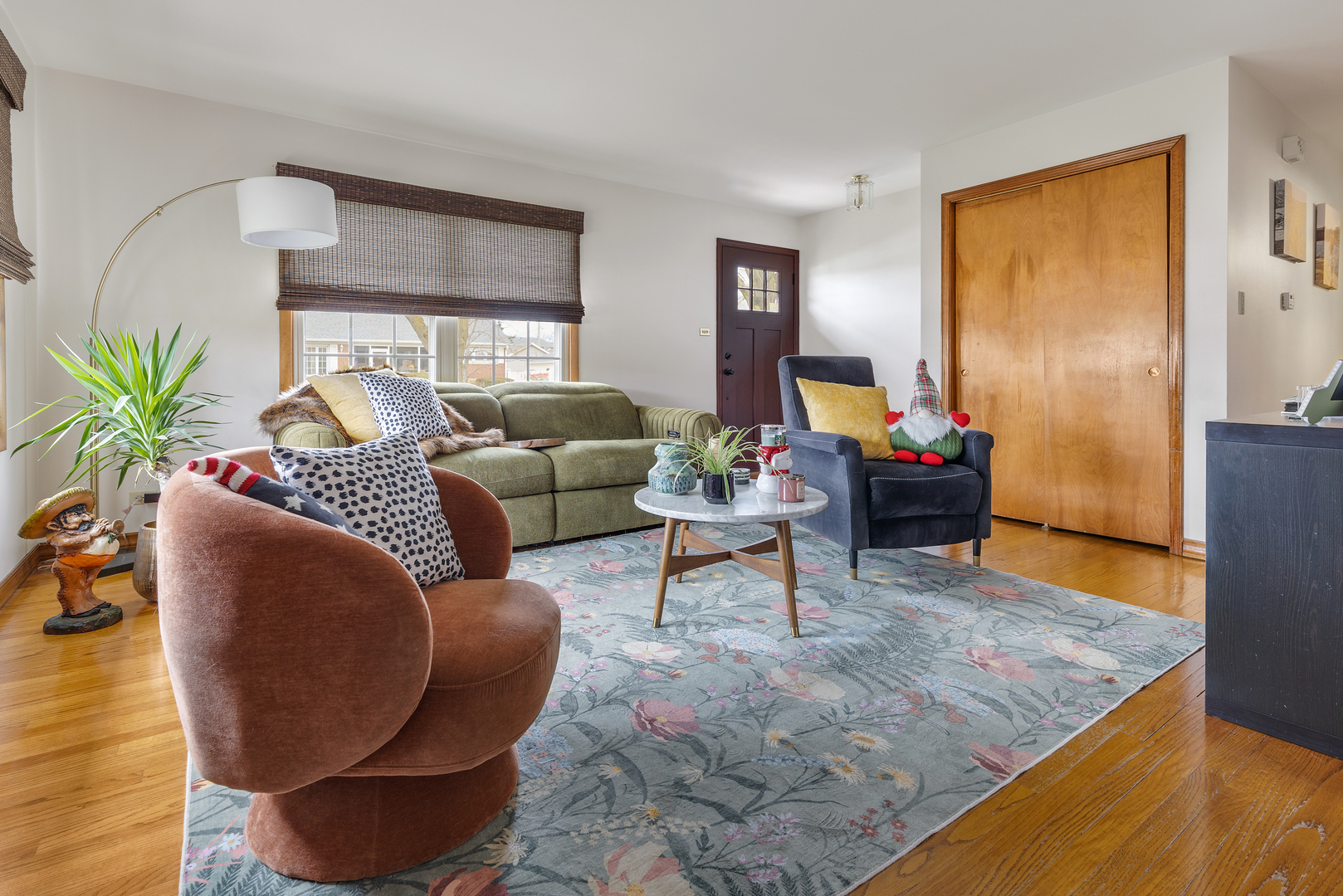 132 Gladys Avenue, Elmhurst, IL 60126