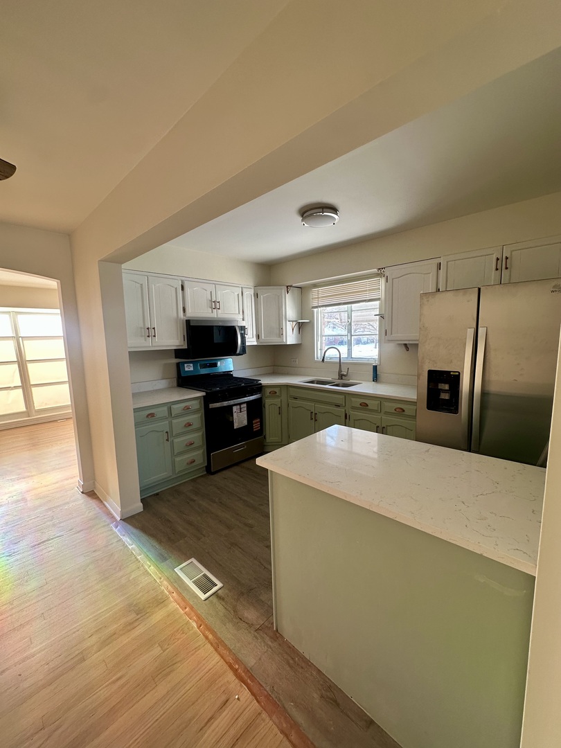 2156 Downey Road, Homewood, IL 60430