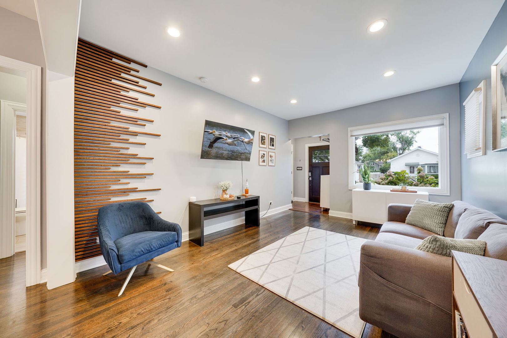 1107 Prairie Avenue, Des Plaines, IL 60016