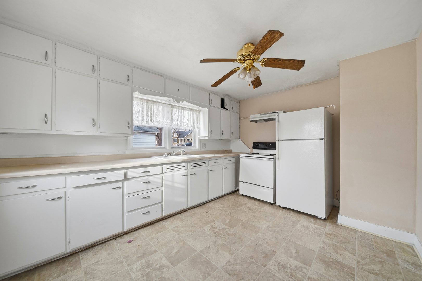 119 Douglas Avenue, Dixon, IL 61021