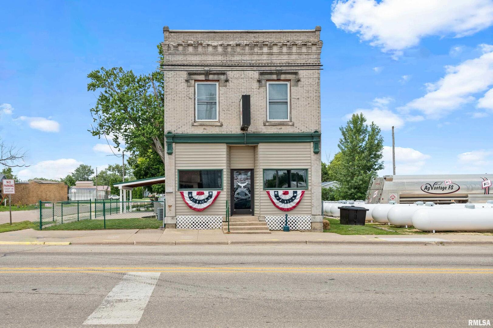 106 3RD Street, Low Moor, IA 52757