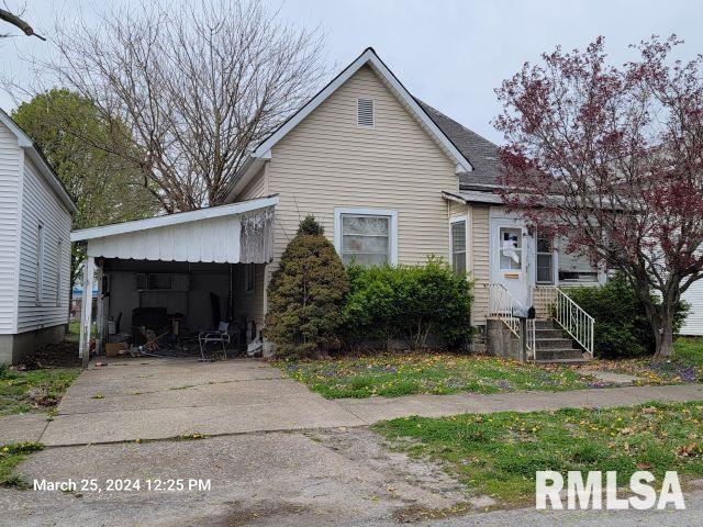 617 14TH Street, Herrin, IL 62948