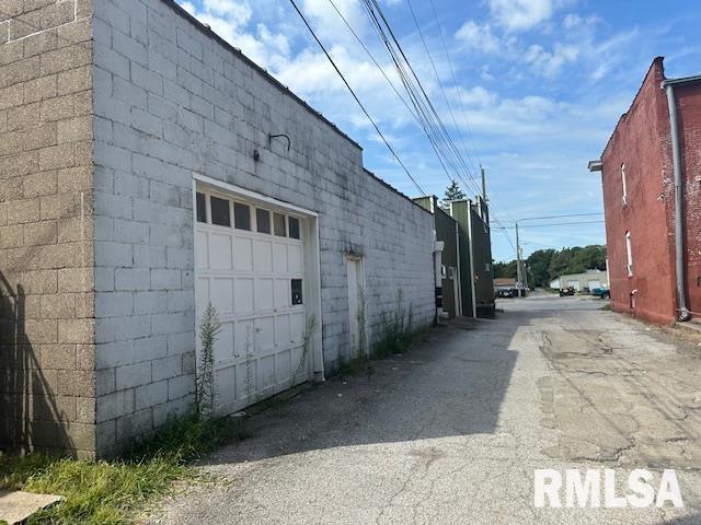 1411 WASHINGTON Street, Davenport, IA 52804