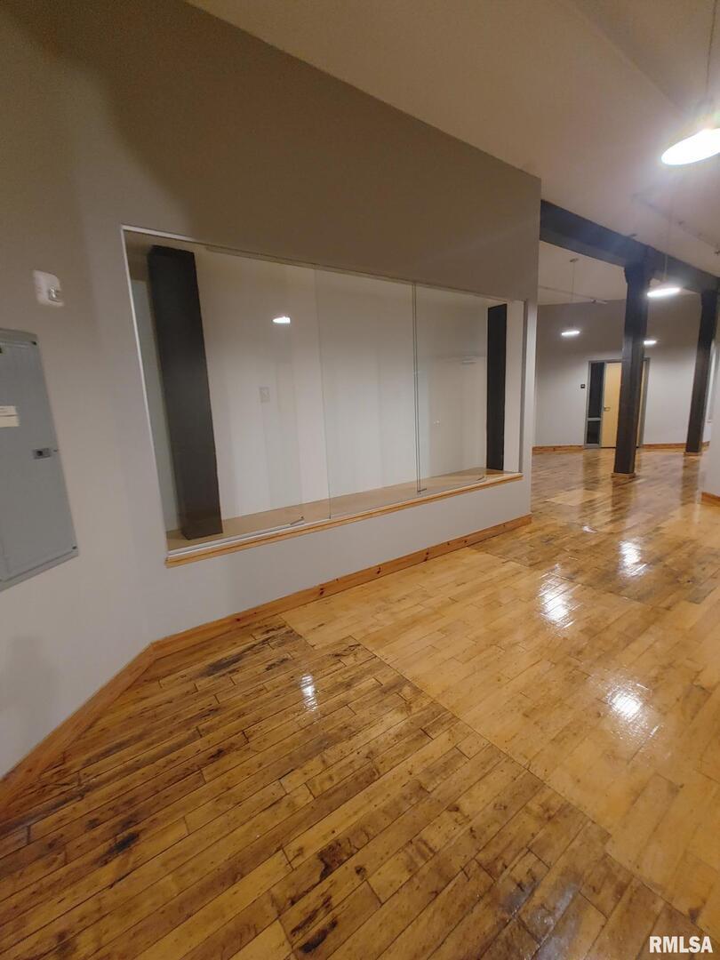 225 2ND Street, Davenport, IA 52801