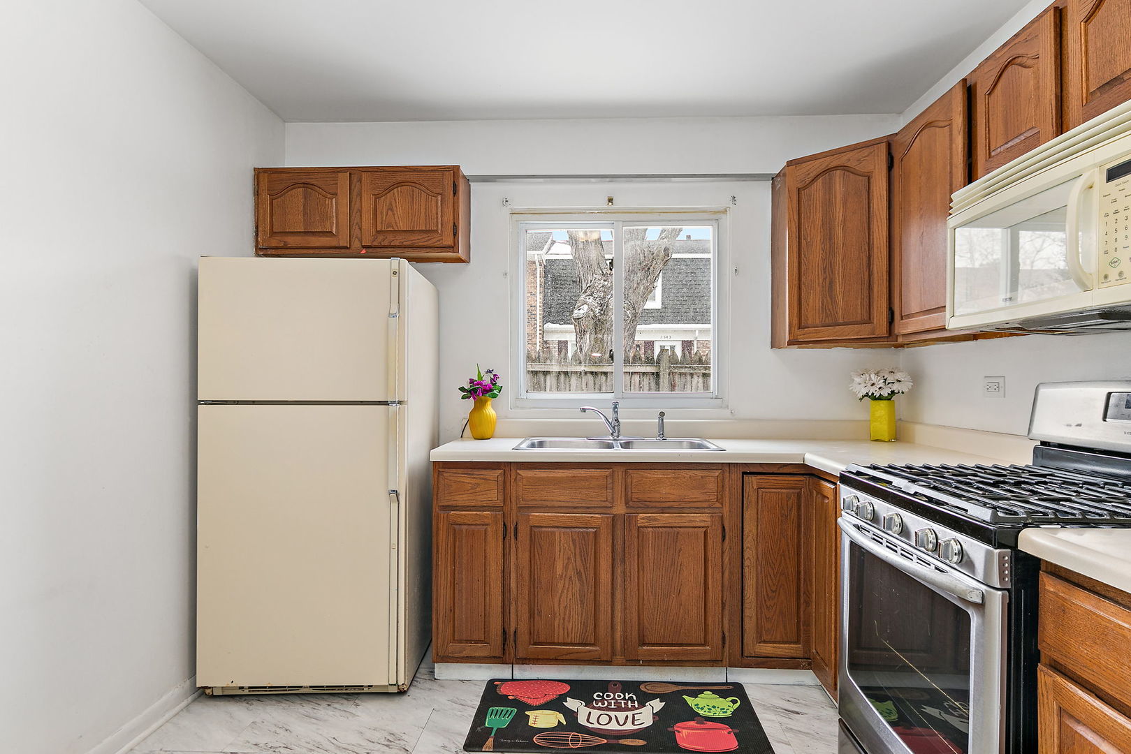 1531 Mckool Avenue, Streamwood, IL 60107