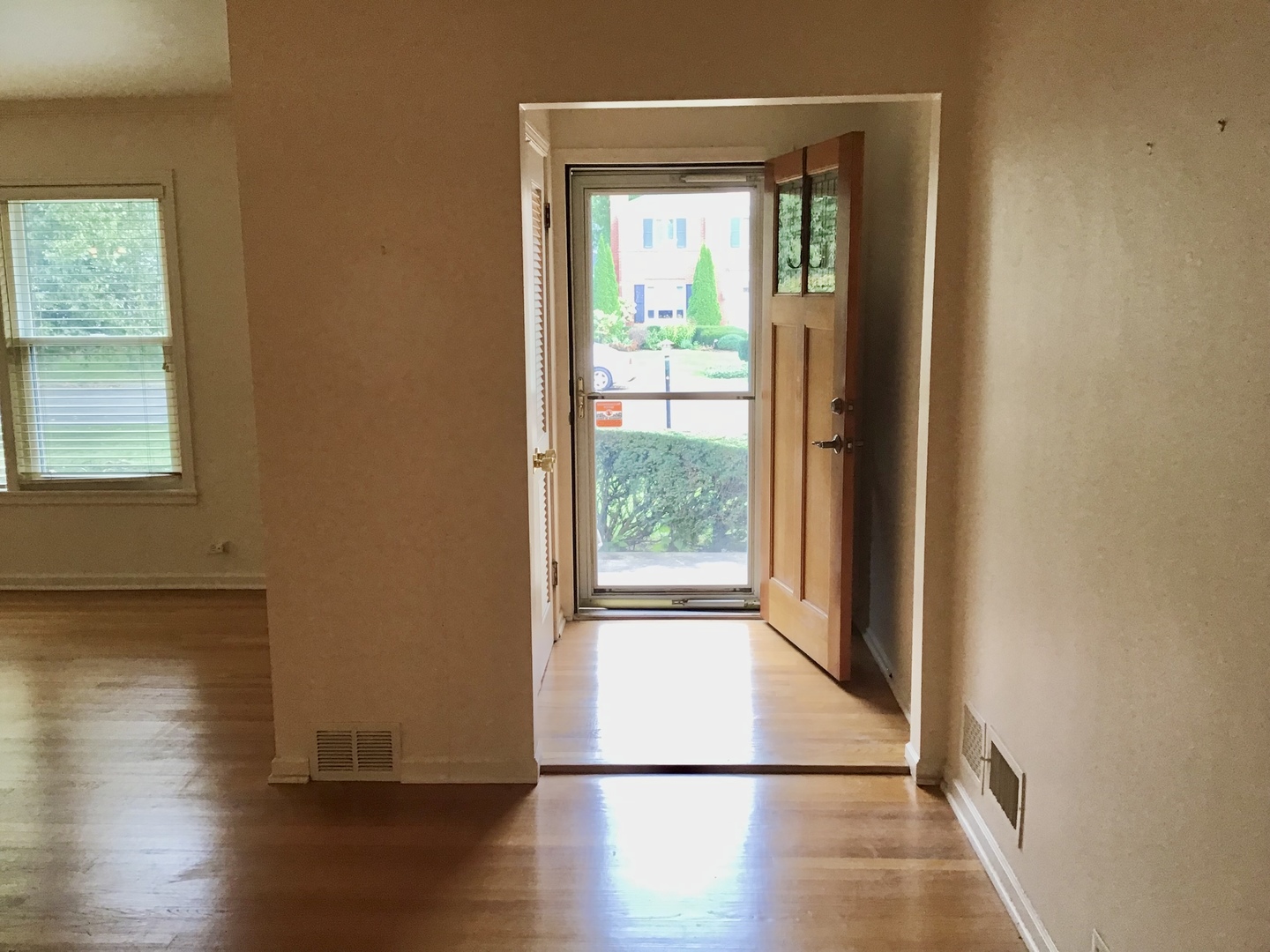 9532 Springfield Avenue, Evanston, IL 60203