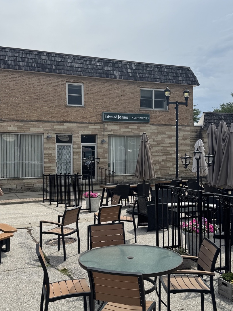 17 Park Street, Mundelein, IL 60060