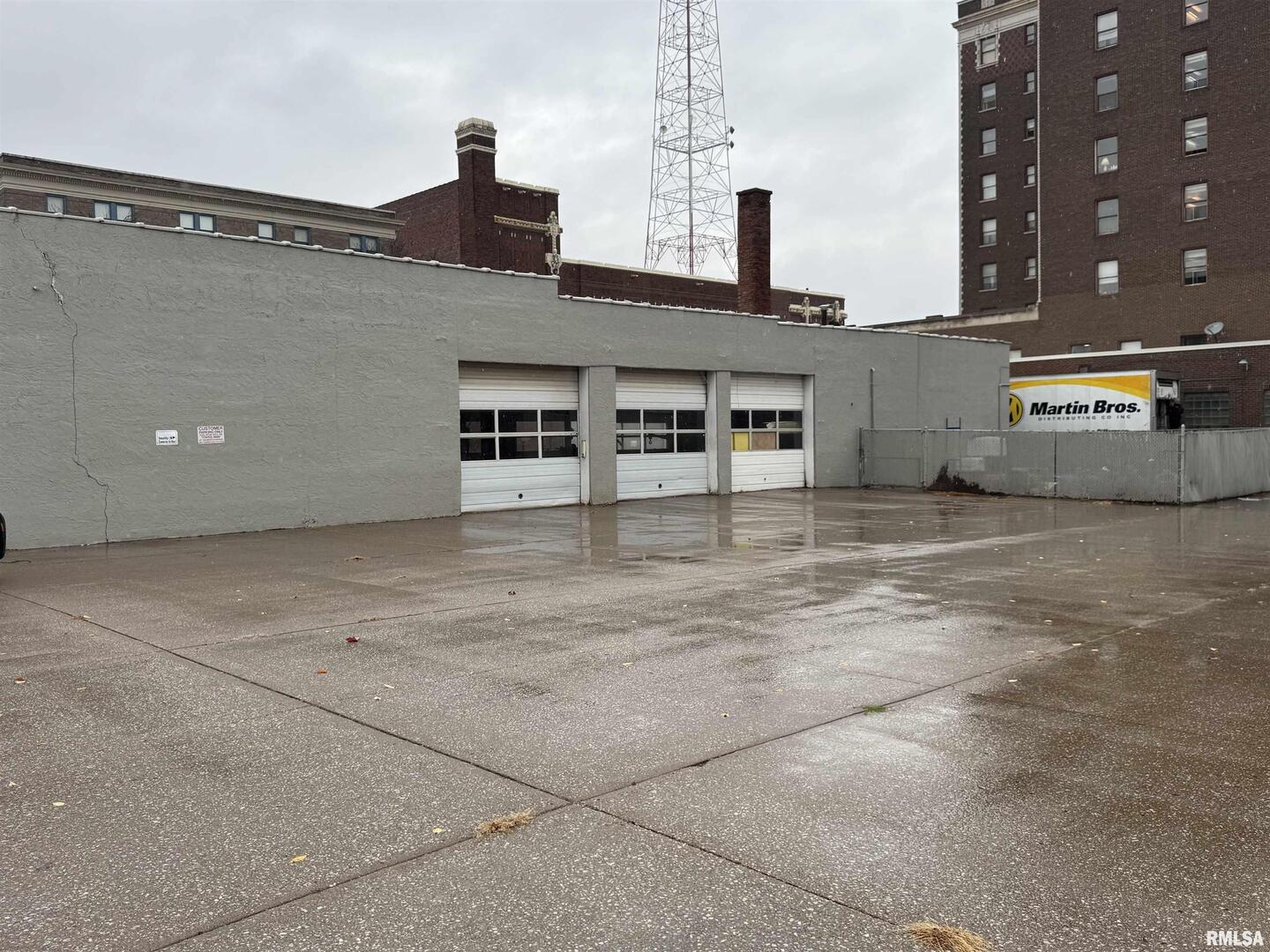 1901 4TH Avenue, Rock Island, IL 61201