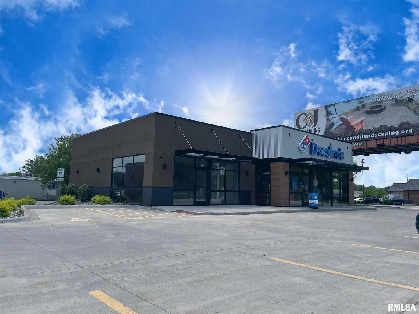 4200 BLACKHAWK Road, Rock Island, IL 61201