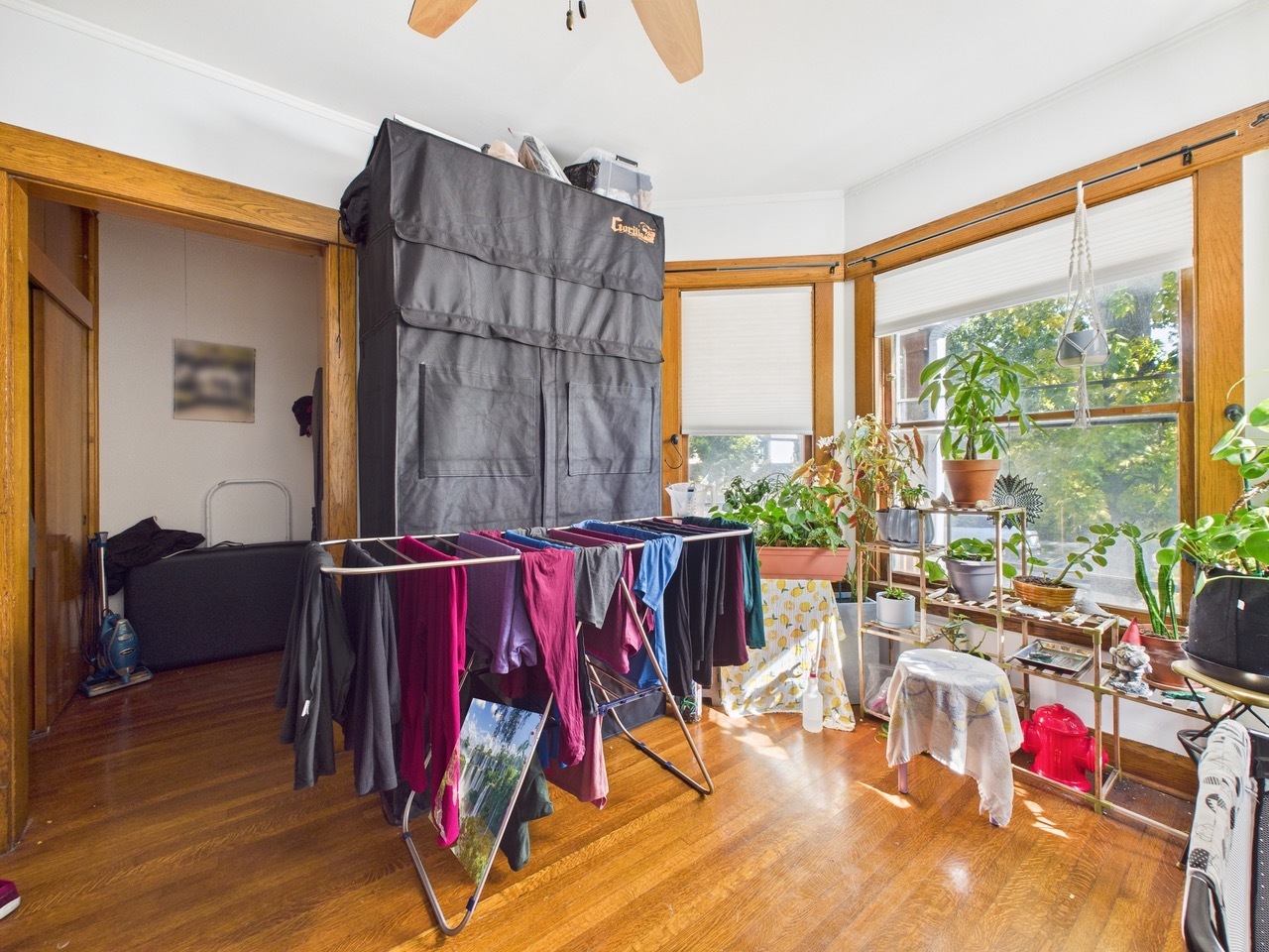 4318 Albany Avenue, Chicago, IL 60618