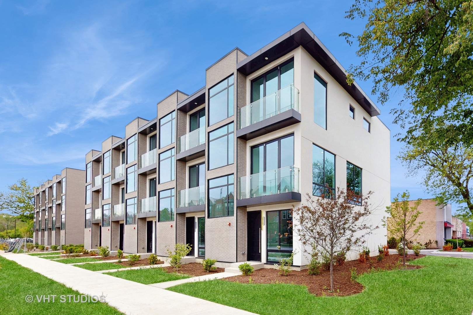 6338 Hennings Court, Morton Grove, IL 60053