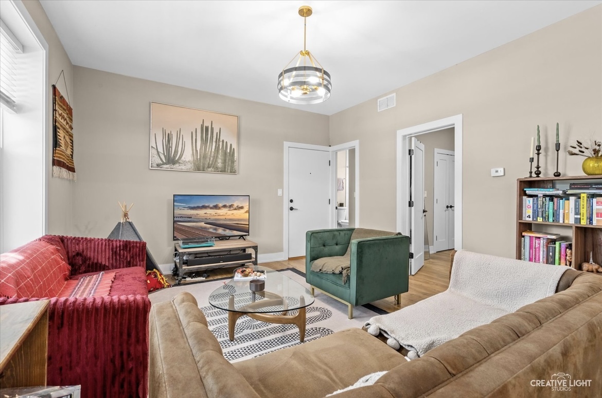 3001 Sawyer Avenue, Chicago, IL 60618