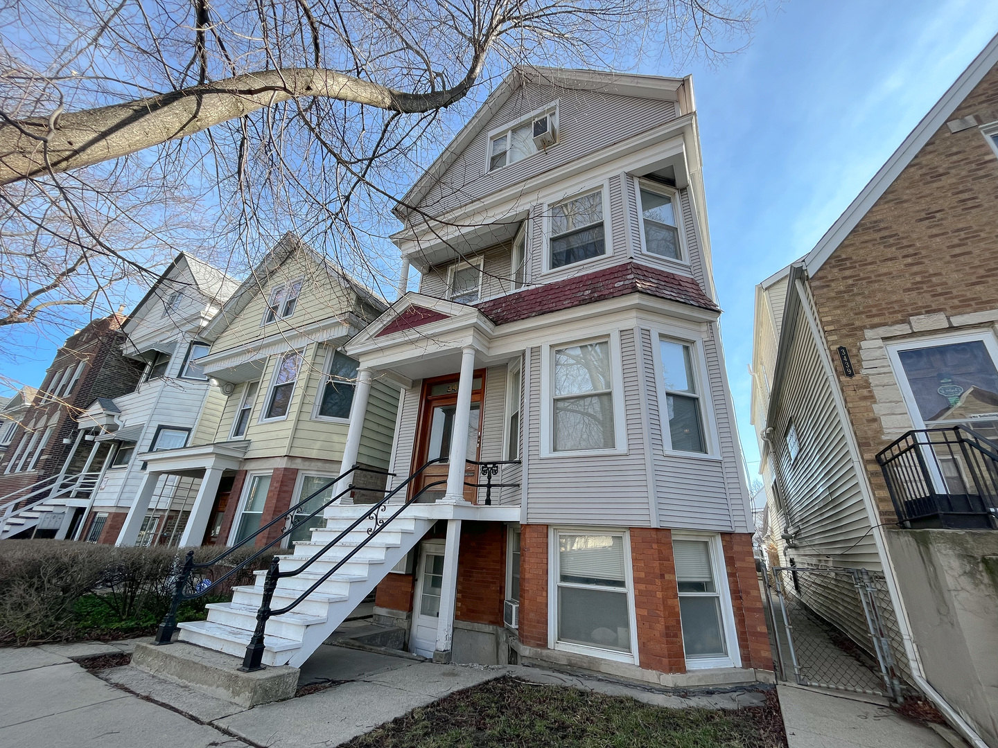 3441 Oakley Avenue, Chicago, IL 60618