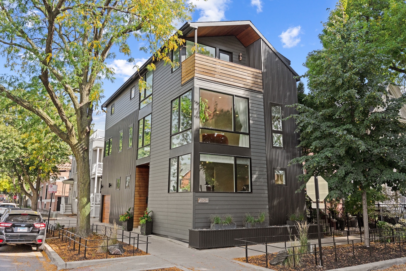 2659 Magnolia Avenue, Chicago, IL 60614