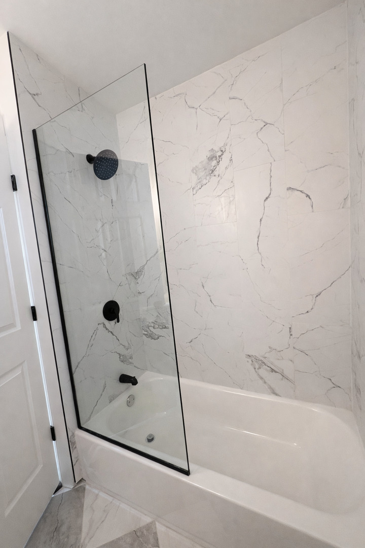 12527 Lowe Avenue, Chicago, IL 60628