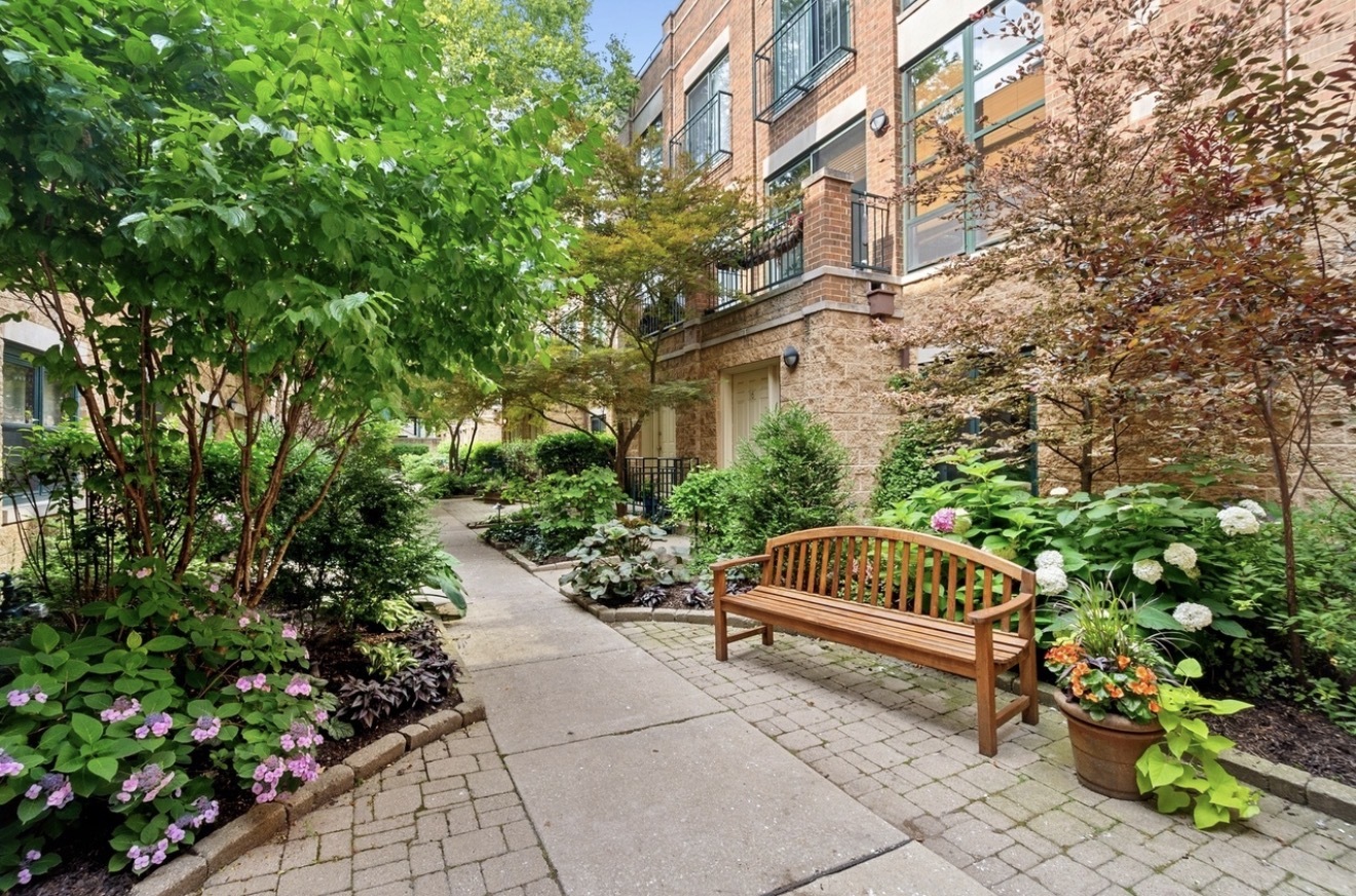 2501 WAYNE Avenue, Chicago, IL 60614