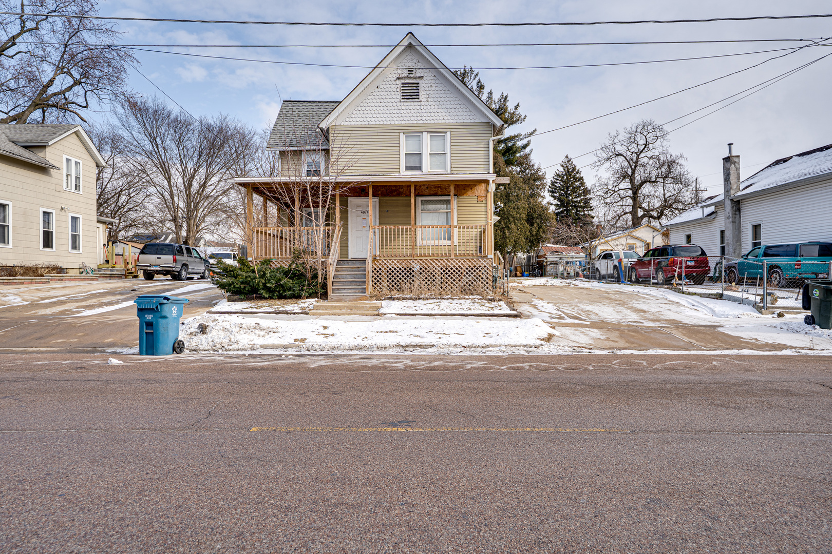 407 Beach Street, Aurora, IL 60505